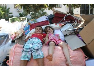 Ramazan Günü İki Aile Sokakta Kaldı