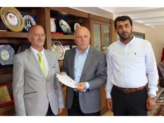 Çomoğlu Derneği’nden, Başkan Sekmen’e Ziyaret