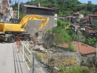 İzmit’te Eski Yapılar Yıkılıyor