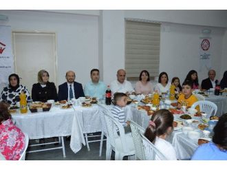 Sevgi Evlerinde Kalan Çocuklara İftar