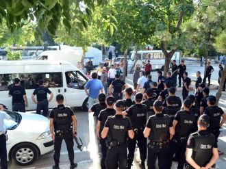 700 Polisle Huzur Operasyonu: 44 Gözaltı