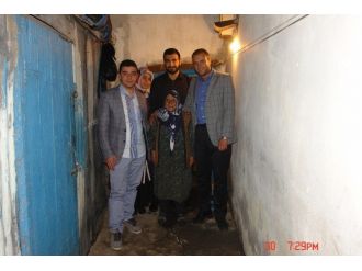 Yakutiye Gençlik Meclisi İftar İçin Saime Nineye Gittiler