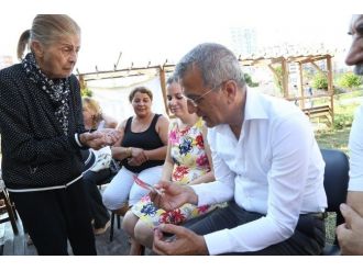 Başkan Tarhan Emeklilerle Buluştu