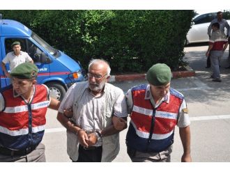 Yeğenini Hasmına Benzettiği İçin Öldürmüş