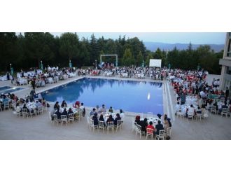 Şehit Aileleri Ve Gaziler Bozbey İle İftar Sofrasında Buluştu