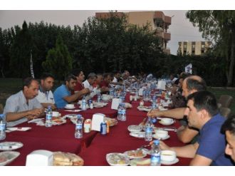 Silopi’de Yapı Malzemesi Satan Esnaflar İftarda Buluştu