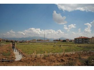 Bolvadin’de Halı Saha Yapım Çalışmaları