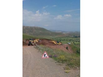Hafik’te Heyelan Nedeniyle Zarar Gören Yol Onarıldı
