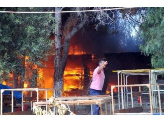 Lunapark Deposunda Yangın