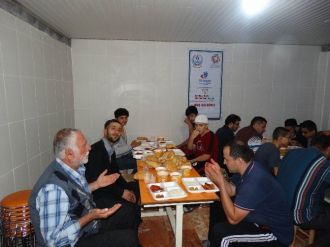 Maddeye Değil Manaya Bağlı Gençlik İftarda Bir Araya Geldi