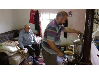 Kırıkkale’li İdil Ailesi 5 Aileye İftar Yemeği İkram Ediyor