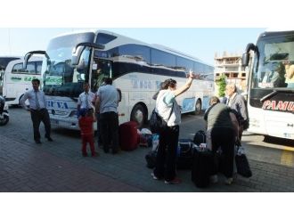 Burhaniye’de Otogarda Yaz Hareketliliği Başladı