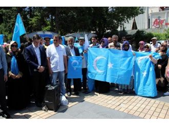 Agd Kayseri Şubesi Çin’i Protesto Ederek Doğu Türkistan İçin Dua Etti