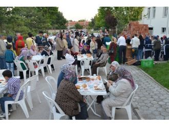 Şarhöyük, Gazipaşa Ve Zincirlikuyu’da İftar Yemeği