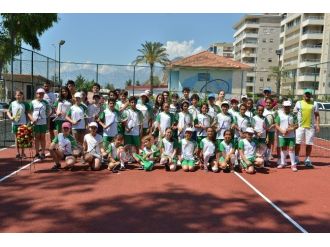 Bileydi Tenis Kortları, Kapılarını Öğrencilere Açtı