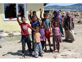 Çanakkale’de Barakada Yaşayan Aileye İstanbul’dan Yardım Eli