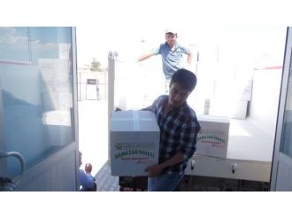 Yazıhan Belediyesi’nden 400 Aileye Gıda Yardımı