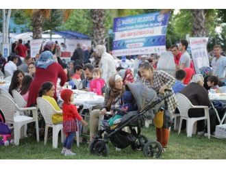 Başiskele Belediyesi’nden Sahilde İftar