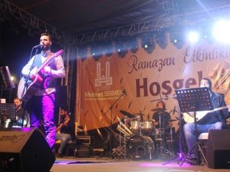 Aslan, Ezgileriyle İslam Coğrafyasındaki Zulmü Anlattı