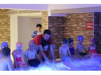 Serdivan Yaz Okulları’nda Yüzme Zamanı