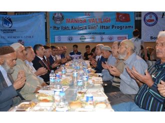 Vali Bektaş, Her Gün Ayrı Bir Mahallede İftar Açıyor