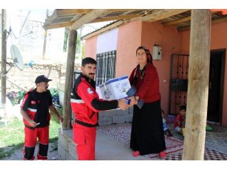 Asya Arama Kurtarma Ekibi, Sokak Sokak Gezip Kumanya Dağıttı