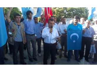 Anadolu Gençlik Derneği Çin Zulmüne Tepki İçin Toplandı