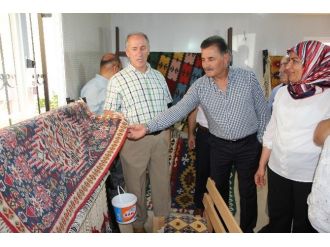 Kilim Dokuma Kursiyerleri Sertifikalarını Başkan Tuna’dan Aldı