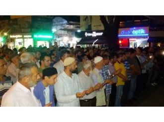 Doğu Türkistan’da Ölenler İçin Gıyabi Cenaze Namazı Kılındı