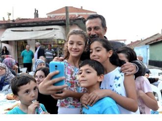 İftar Sofraları Kurulmaya Devam Ediyor