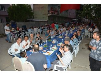 Recep Altepe, Orucunu Alemdarlı Vatandaşlarla Birlikte Açtı