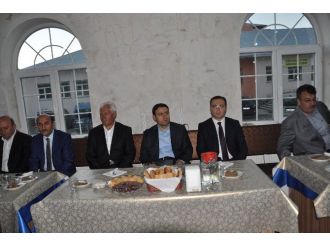 Ağrı Valisi Eleşkirt Belediyesinin İftar Yemeğinde