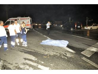 Yolda Yatan İşçiyi Tır Ezdi