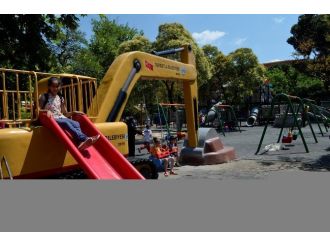 Çocuklardan Başkan Şirin’e Oyuncak Teşekkürü