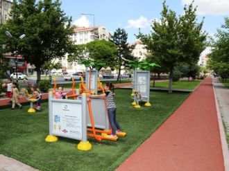 Çolakbayrakdar, Parklara Tartan Pist Yapıyoruz