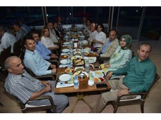 Kartepe’de Toplantı Ve İftar Bir Arada