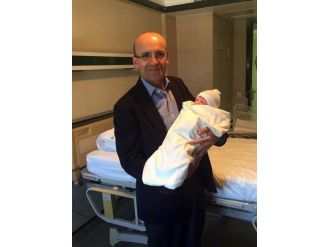 Maliye Bakanı Şimşek Yeniden Baba Oldu