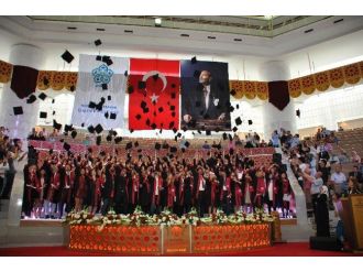Meram Tıp Fakültesi’nde Mezuniyet Coşkusu