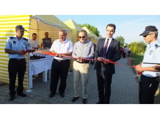 Burhaniye’de Gece Pazarı Açıldı