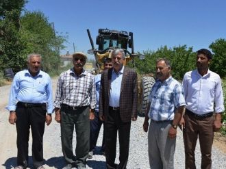 Dilek Mahallesi’nin Yolu Genişliyor