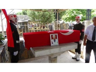Adile Naşit’in Eşi Cemal İnce Askeri Törenle Toprağa Verildi