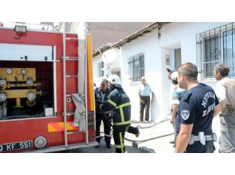 Tüp Patlayan Ev Zamanında Müdahale İle Kül Olmaktan Kurtuldu