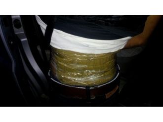 Gövdesine Sardığı Esrarla Yakalandı