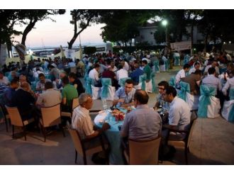 Gemisander Ve Dto’dan İftar Yemeği