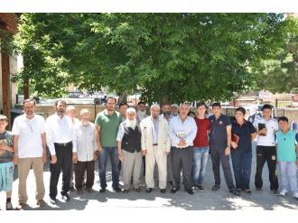 Anadolu Gençlik Derneği, Uygurlar İçin Gıyabi Cenaze Namazı Kıldı