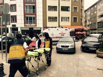 Bolu’da Hatalı Park Etmiş Araçlar Ambulansa Geçit Vermedi