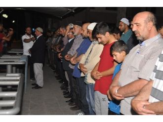 Erzincan Anadolu Gençlik Derneği Çin Zulmüne Tepki İçin Toplandı