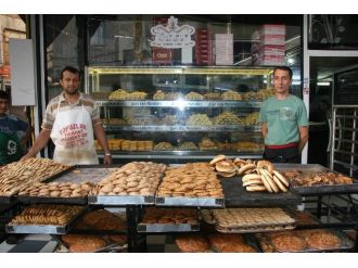 Bayramlık ’Kahke’ Ve ’Kerebiçler’ Piyasada