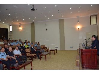Emniyet Müdürlüğü’nde Toplantı Düzeni Ve Kuralları Konferansı