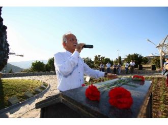 Sivas Olaylarının Yıl Dönümünde Bayraklı’da Duygulandıran Program